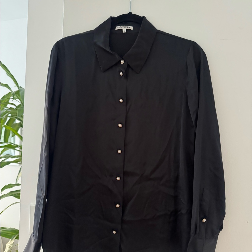 Reformation 100% silk button down (never worn) - Picture 3 of 5